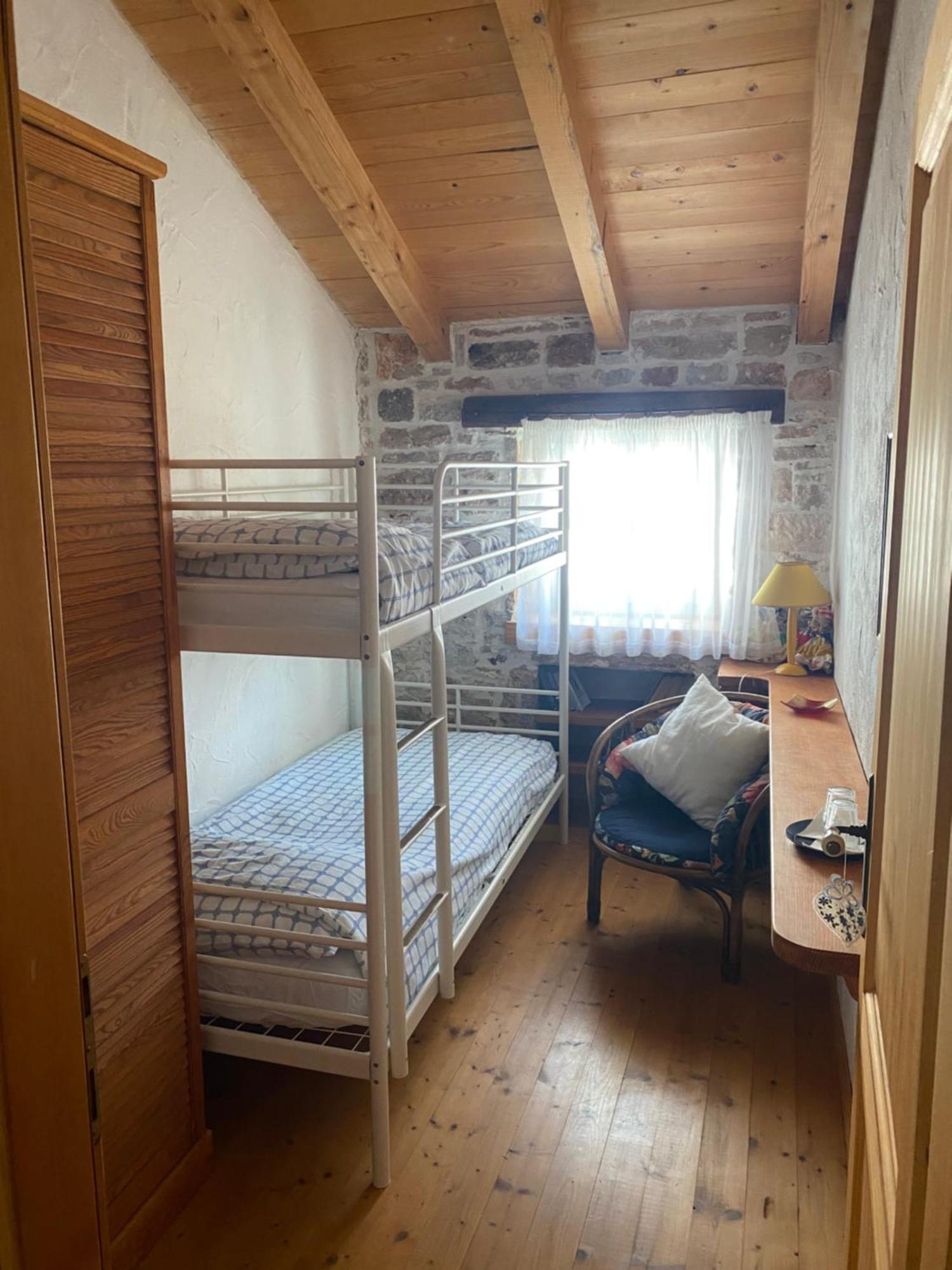 Domos Selene Casa Delle Farfalle Tinjan Exteriör bild