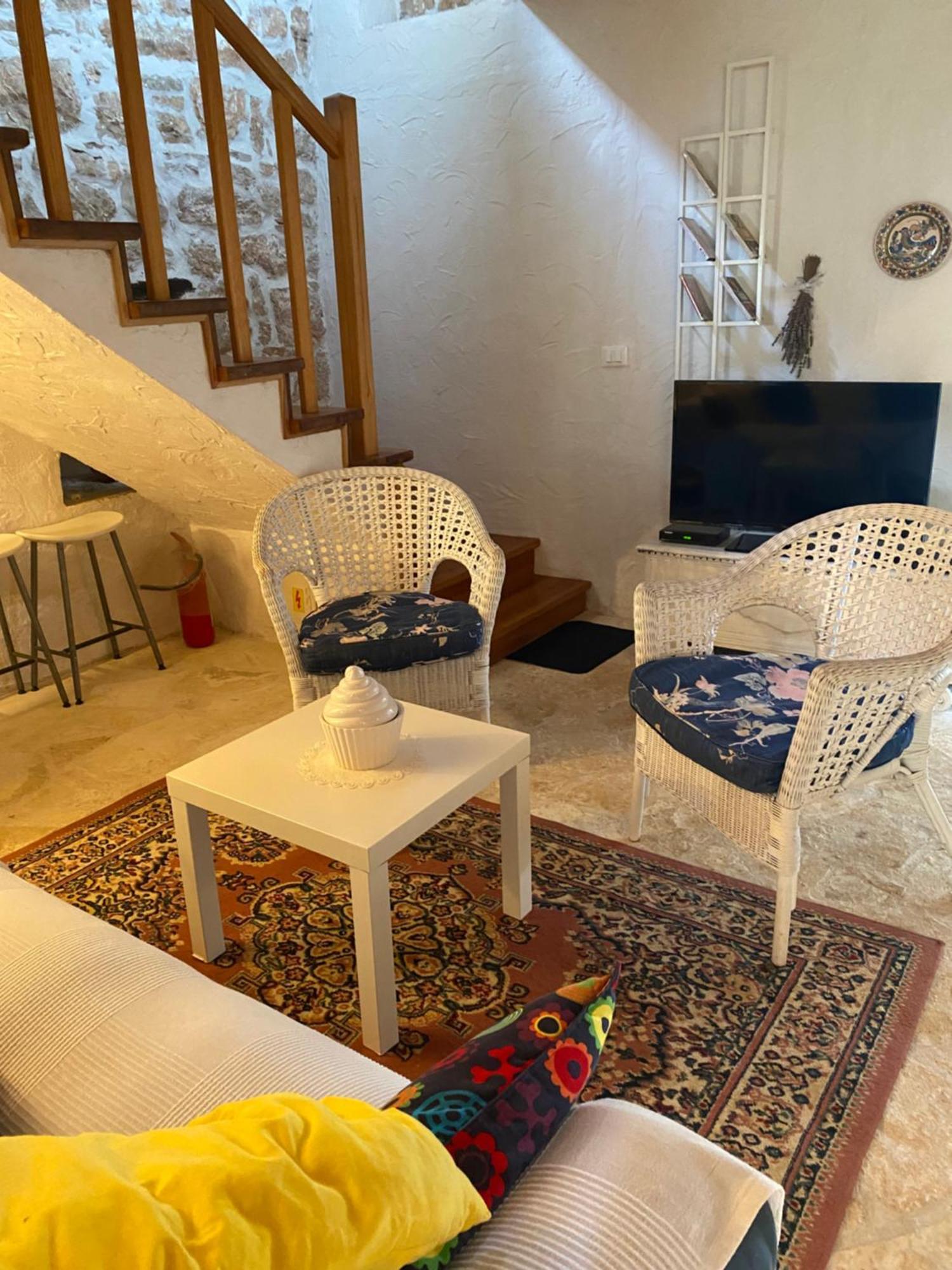 Domos Selene Casa Delle Farfalle Tinjan Exteriör bild