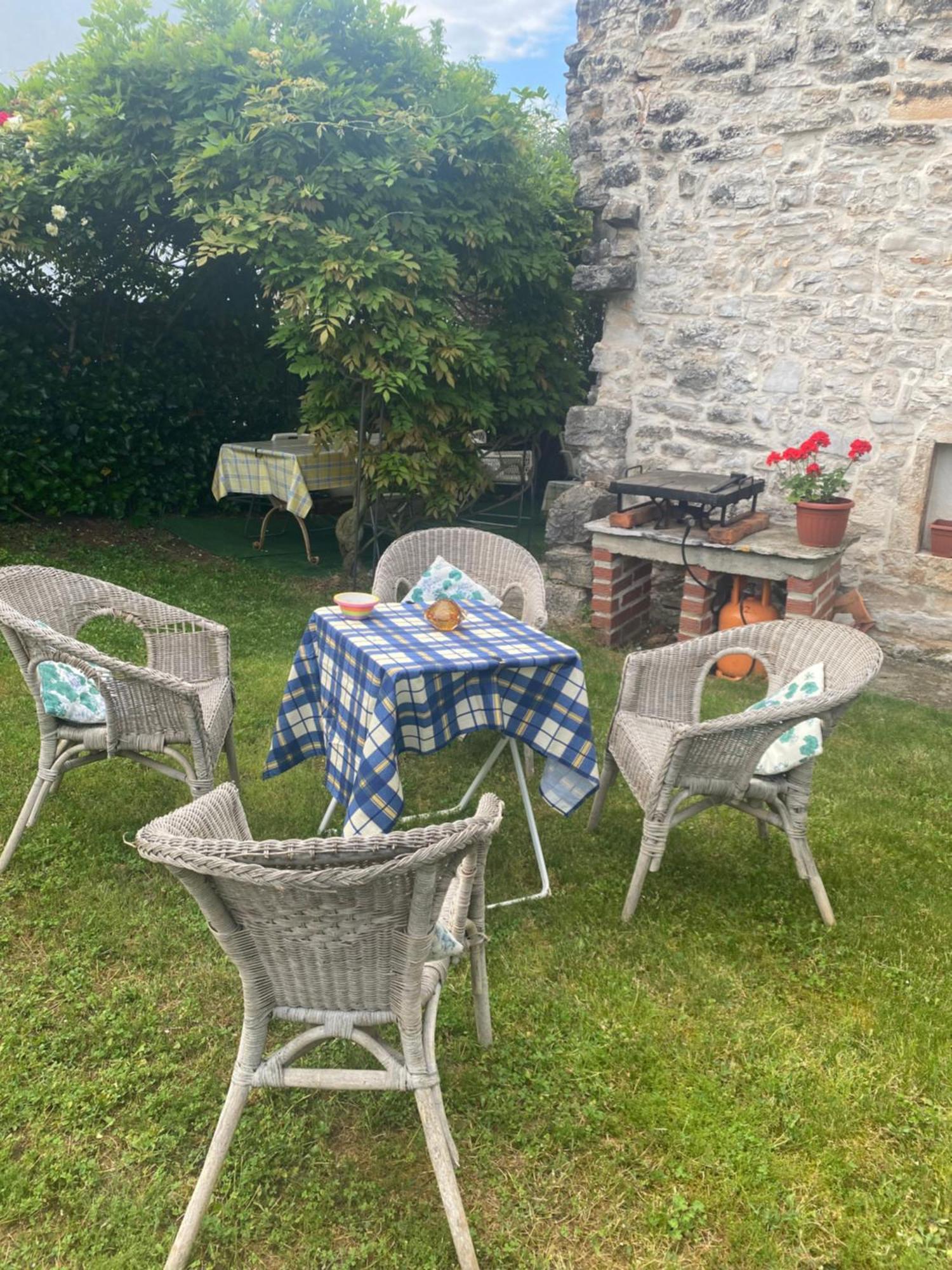 Domos Selene Casa Delle Farfalle Tinjan Exteriör bild